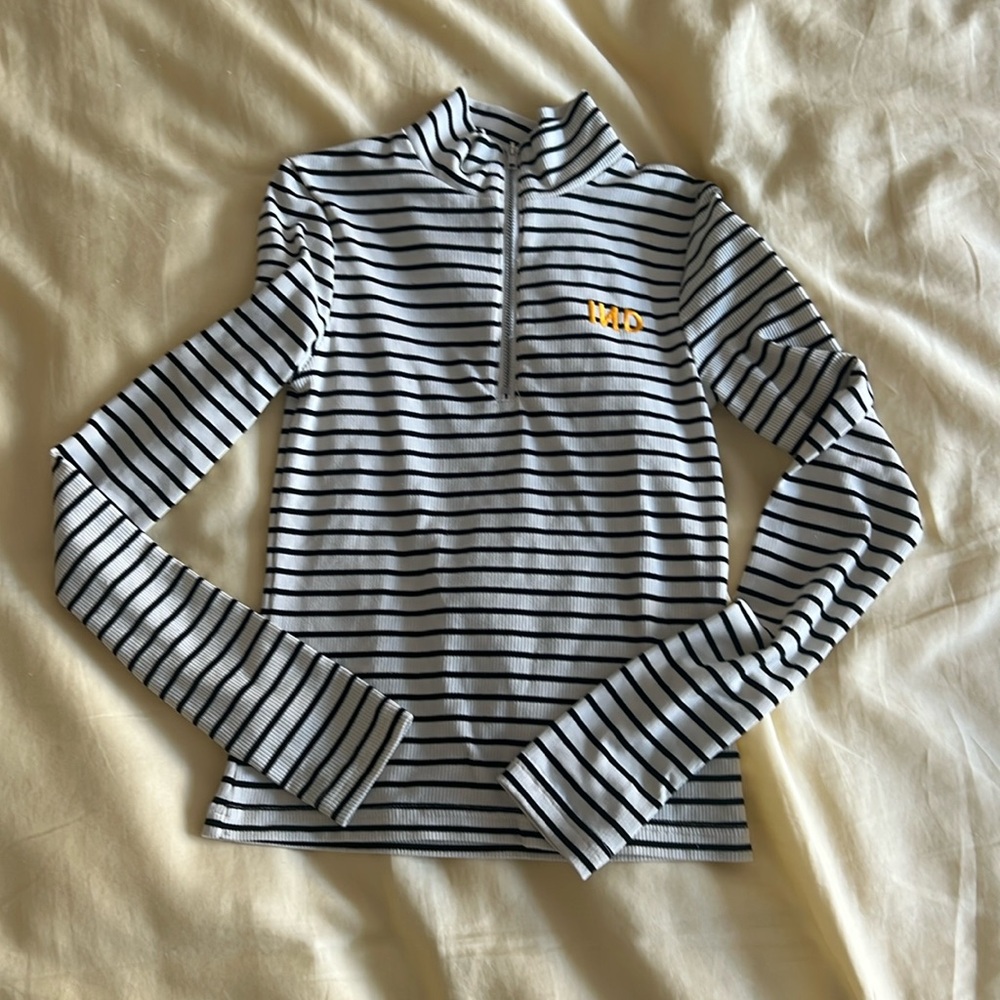 Indeed girls zip top. Size 8